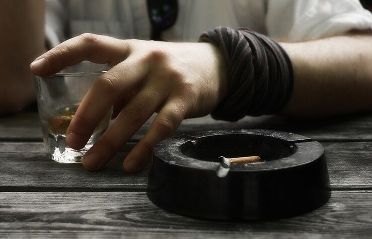 Rauchen und Alkohol als Ursachen für Prostatitis